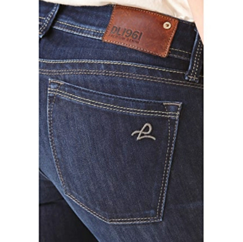 DL1961 Women’s Boot Cut Jeans in Dark Blue with Brown Patch